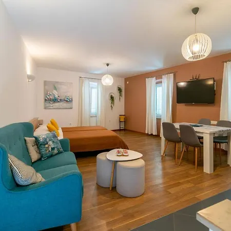 Apartments And Rooms By The Sea Zadar - 19509 بيت ضيافة *