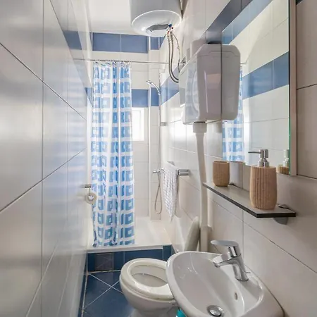 Apartments And Rooms By The Sea Zadar - 19509 بيت ضيافة *