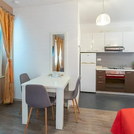 Apartments And Rooms By The Sea Zadar - 19509 زادار