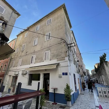 Gostinjska kuća Apartments And Rooms By The Sea Zadar - 19509